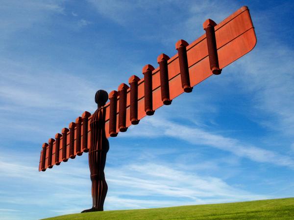 Angel of the north, sculpture by Antony Gormley, Gateshead, UK